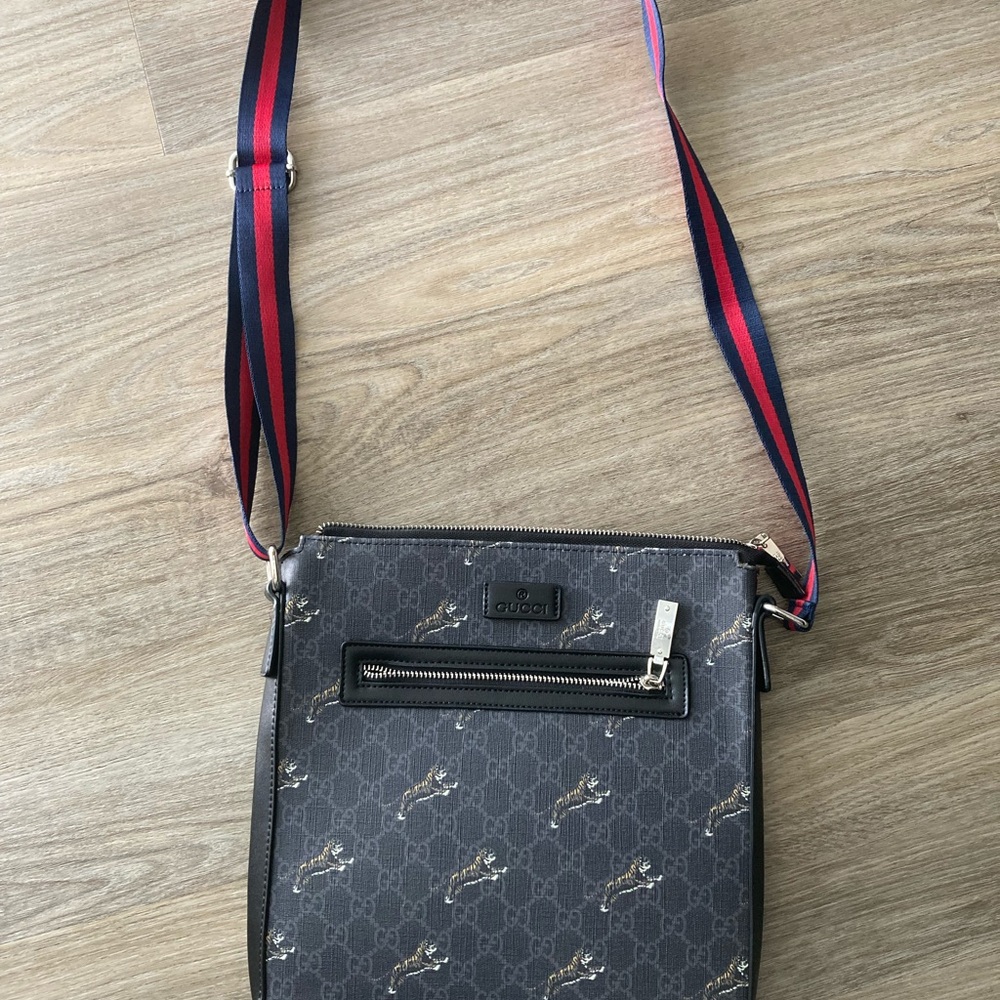 unbranded UNISEX GG ( Supreme)  dark blue/gray Crossbody Bag Never worn